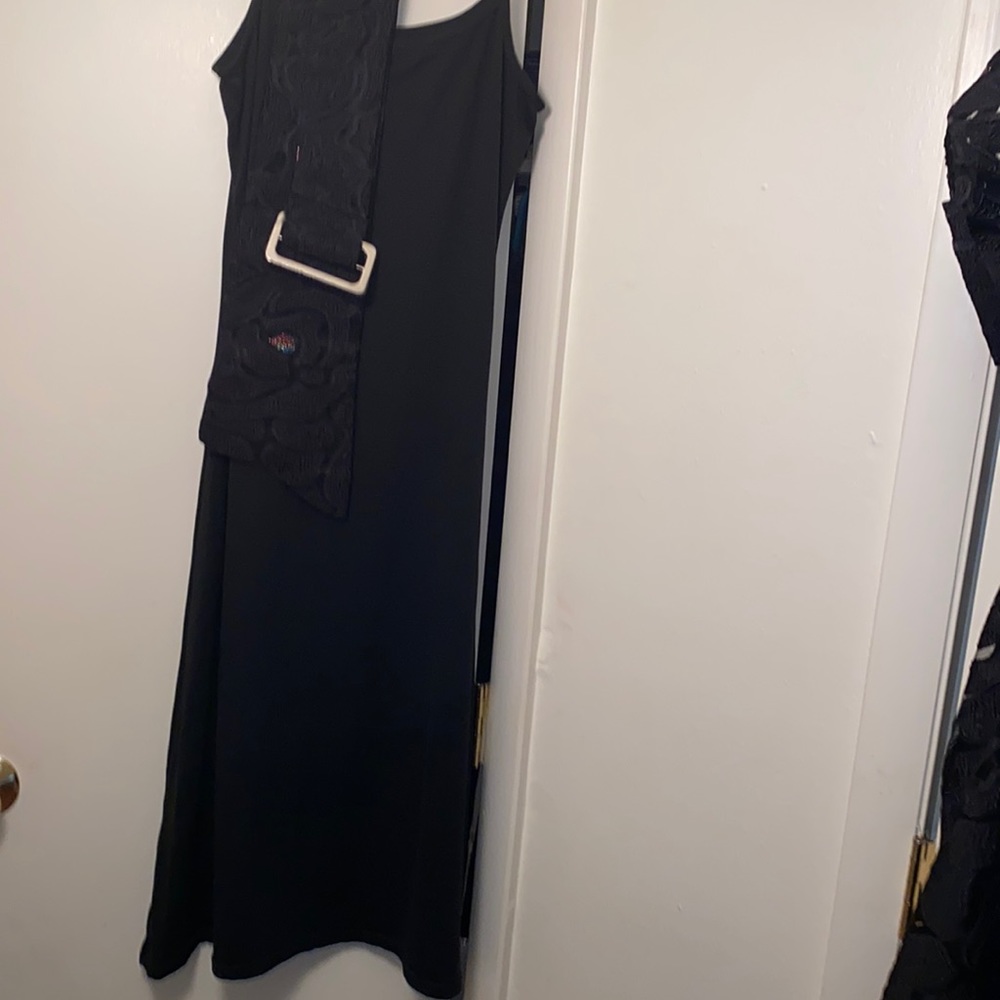 Women’s new black lace 2 piece dress with belt and pockets very stylish. - Picture 3 of 12